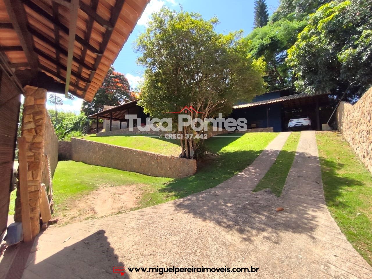 Casa charmosa - Murada, com gramado | Código:C22