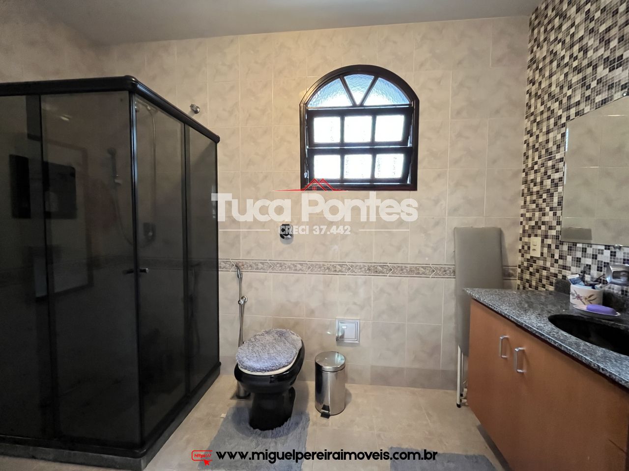 Mansão clássica - Piscina, área gourmet em bairro nobre | Código:C54
