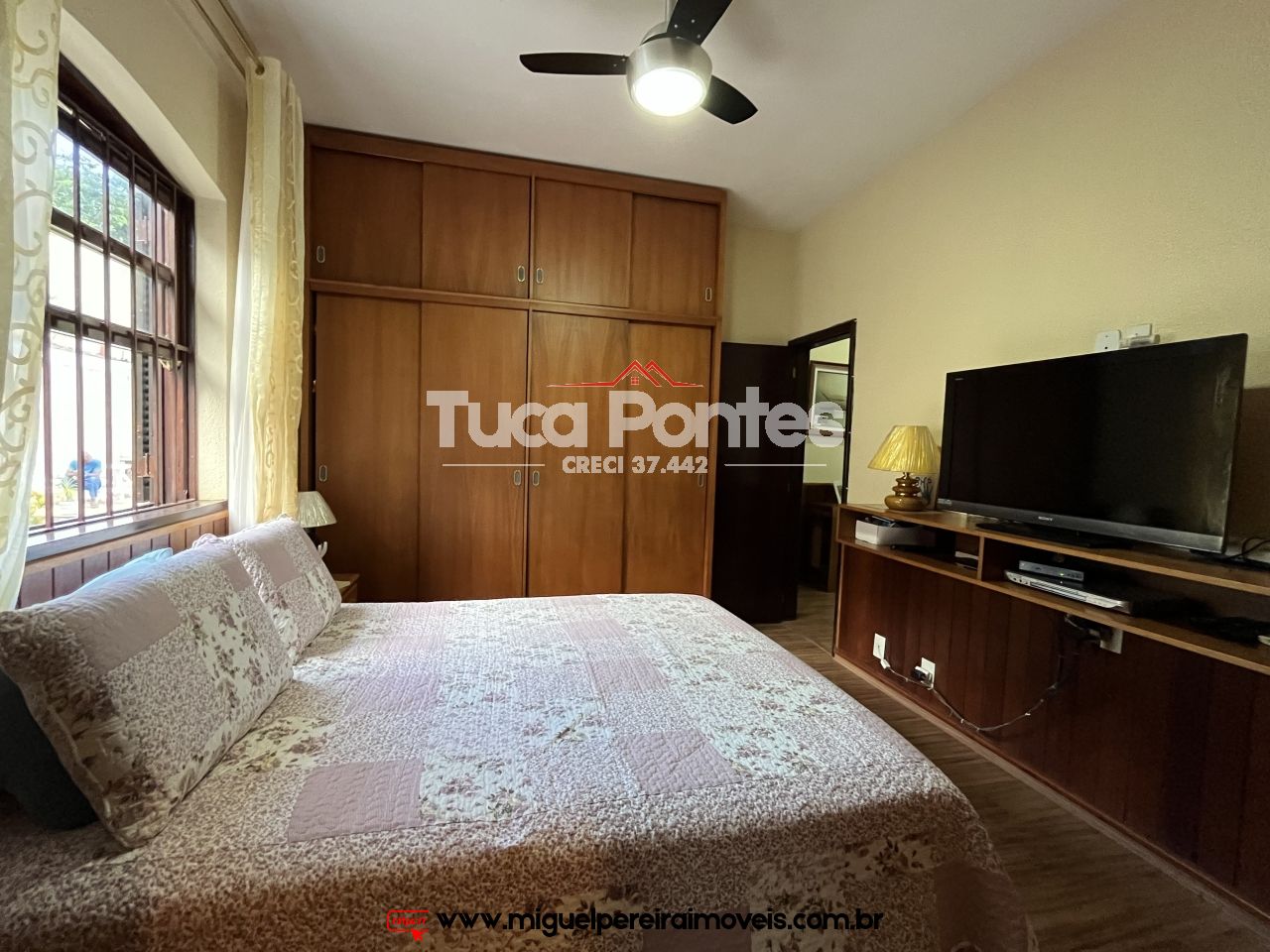 Mansão clássica - Piscina, área gourmet em bairro nobre | Código:C54