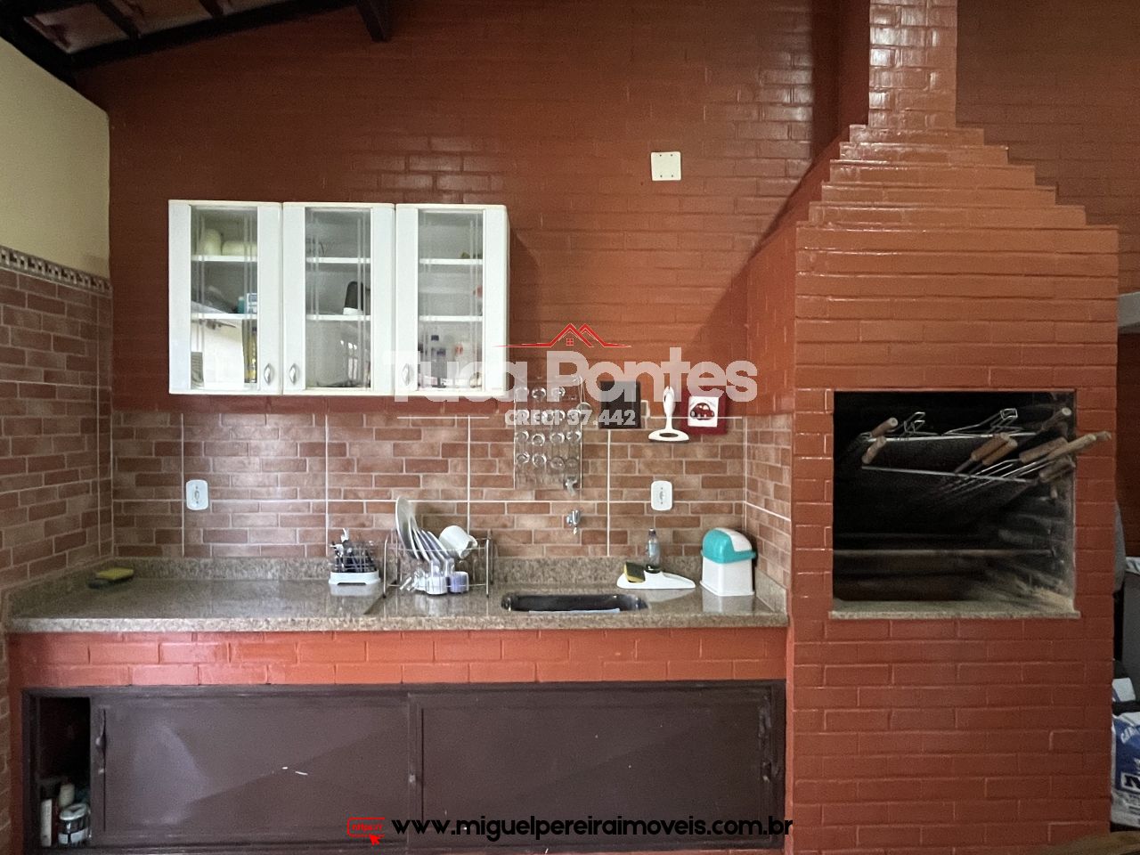 Mansão clássica - Piscina, área gourmet em bairro nobre | Código:C54