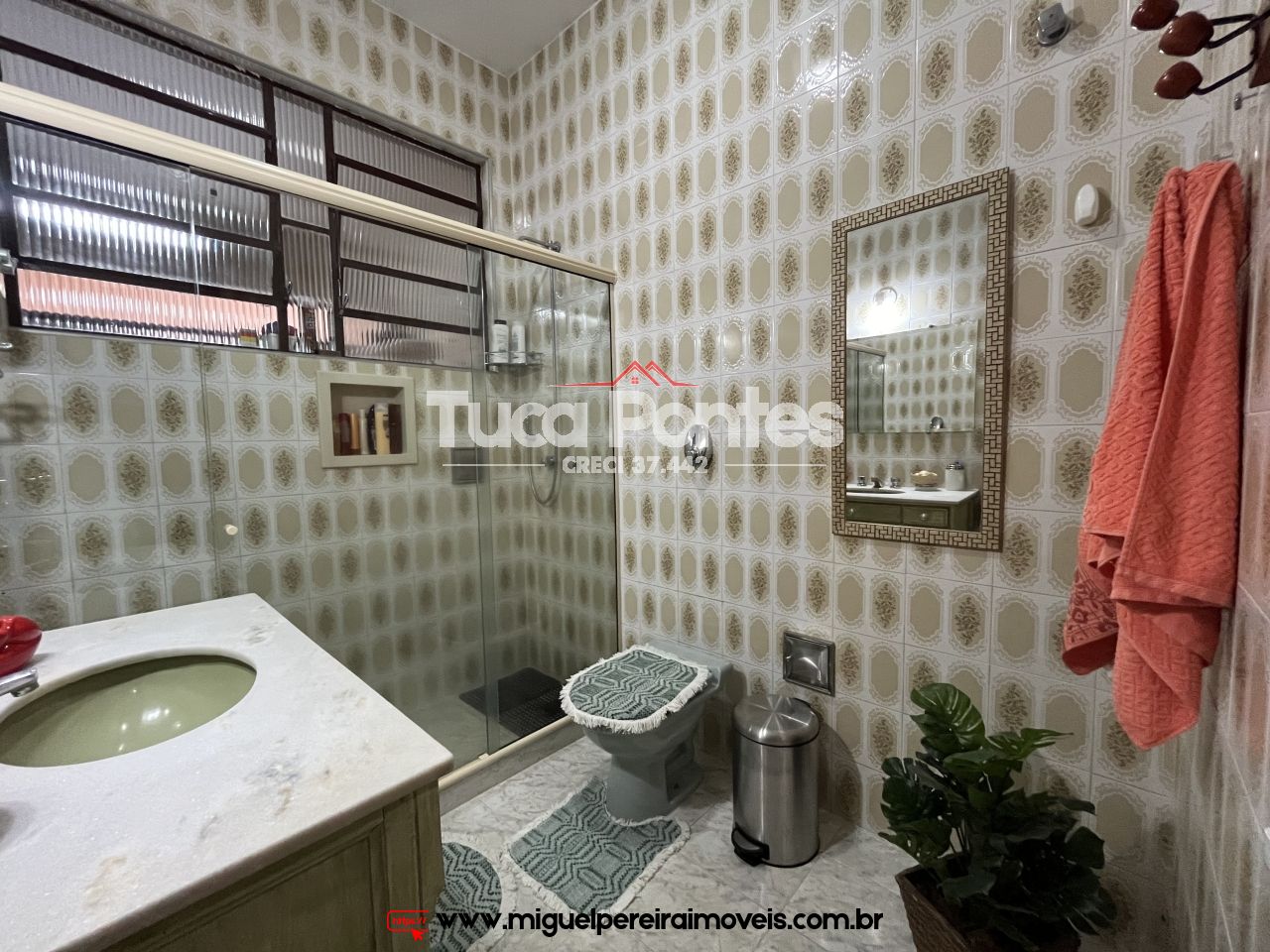 Mansão clássica - Piscina, área gourmet em bairro nobre | Código:C54