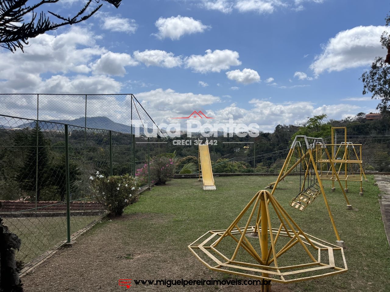 Oportunidade em condomínio - Abaixou de 380 por 320 mil | Código:C12