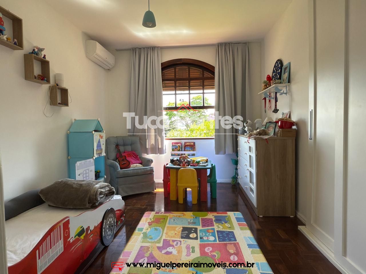 Piscina, área gourmet e muito mais! - Mansão em bairro nobre | Código:C25