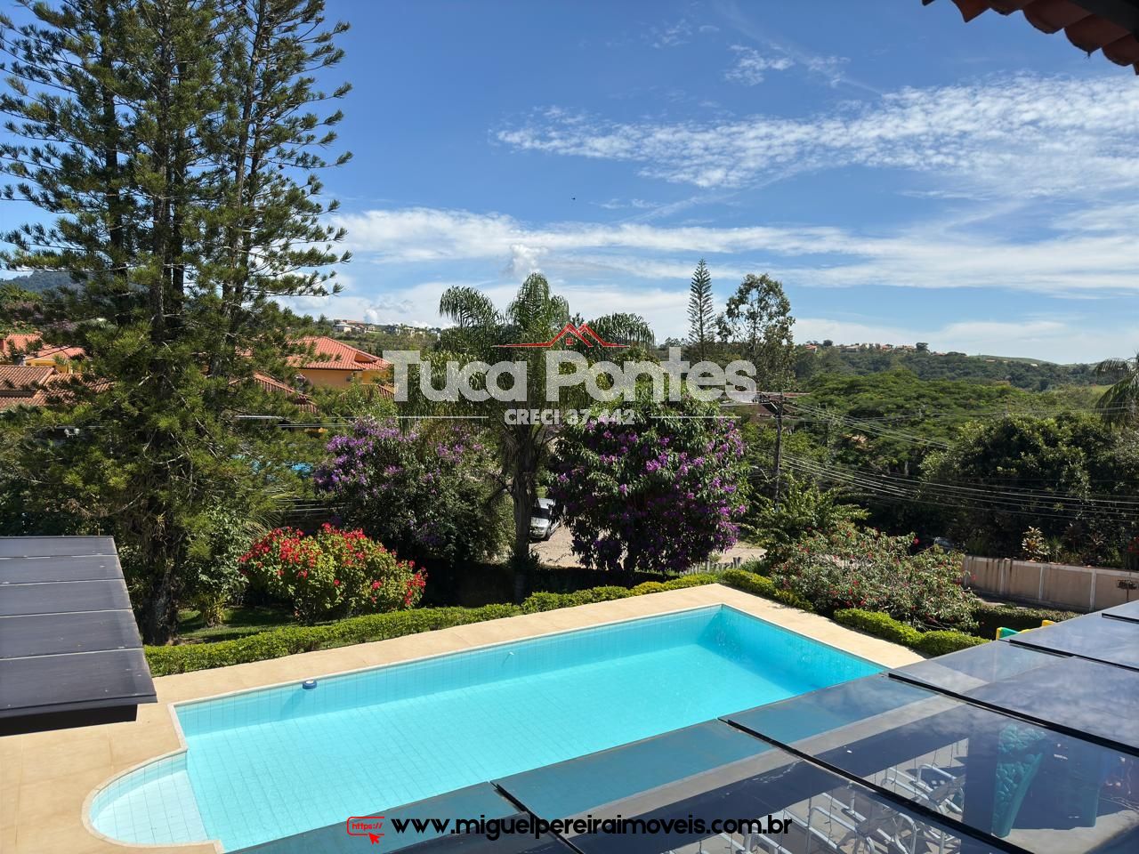 Piscina, área gourmet e muito mais! - Mansão em bairro nobre | Código:C25