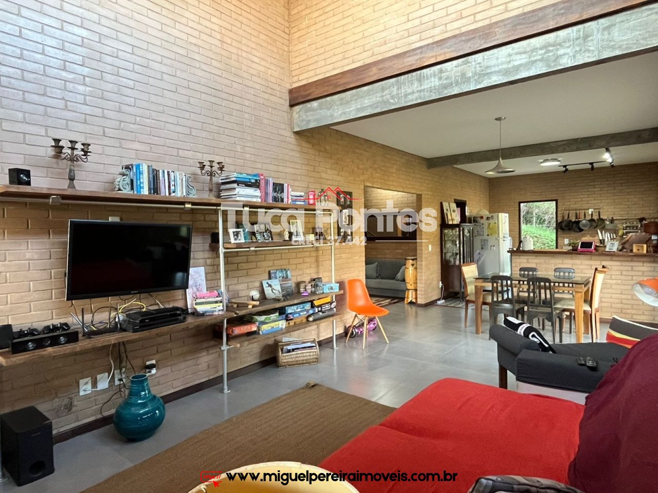 Casa a venda em Paty do Alferes - Seminova com acabamento alto padrão | Código:C31