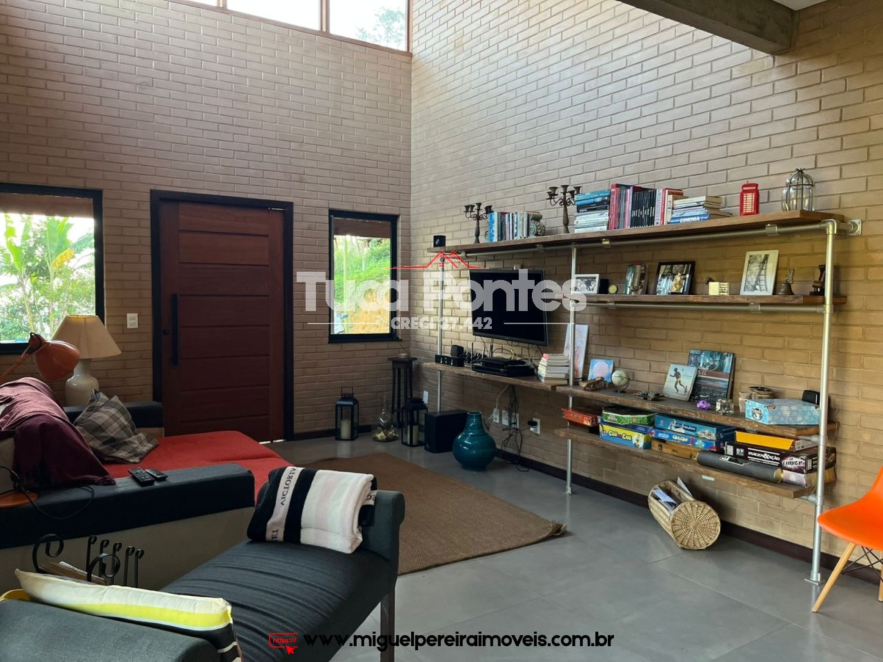 Casa a venda em Paty do Alferes - Seminova com acabamento alto padrão | Código:C31