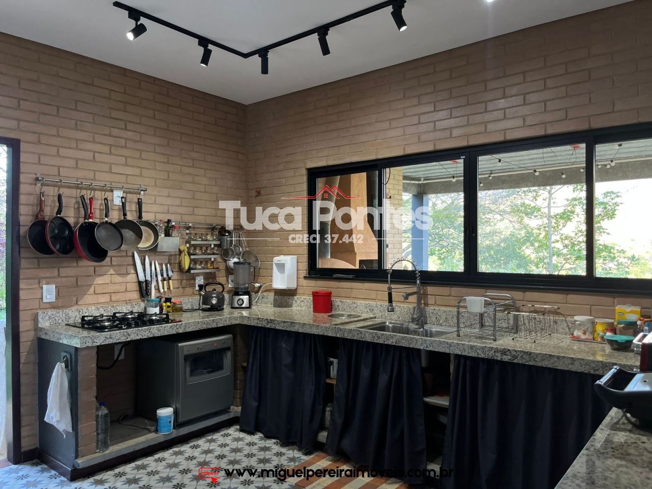 Casa a venda em Paty do Alferes - Seminova com acabamento alto padrão | Código:C31