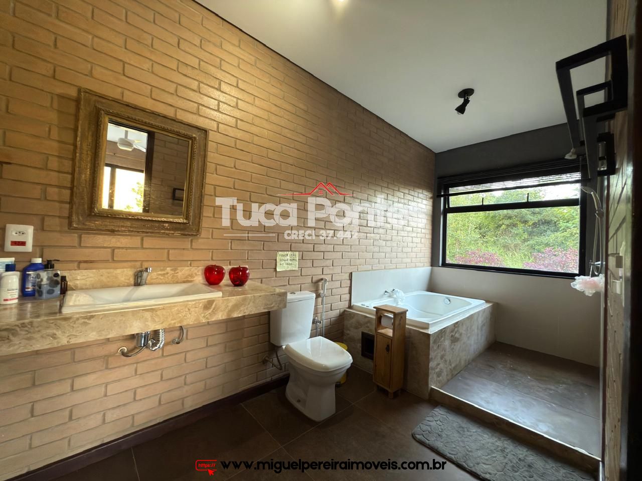Casa a venda em Paty do Alferes - Seminova com acabamento alto padrão | Código:C31