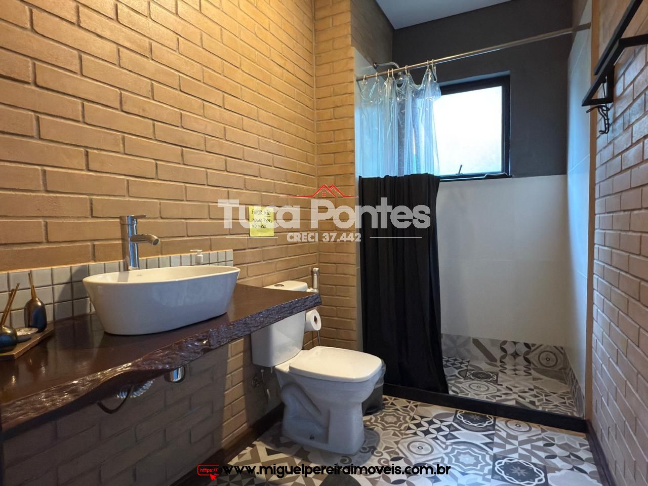 Casa a venda em Paty do Alferes - Seminova com acabamento alto padrão | Código:C31