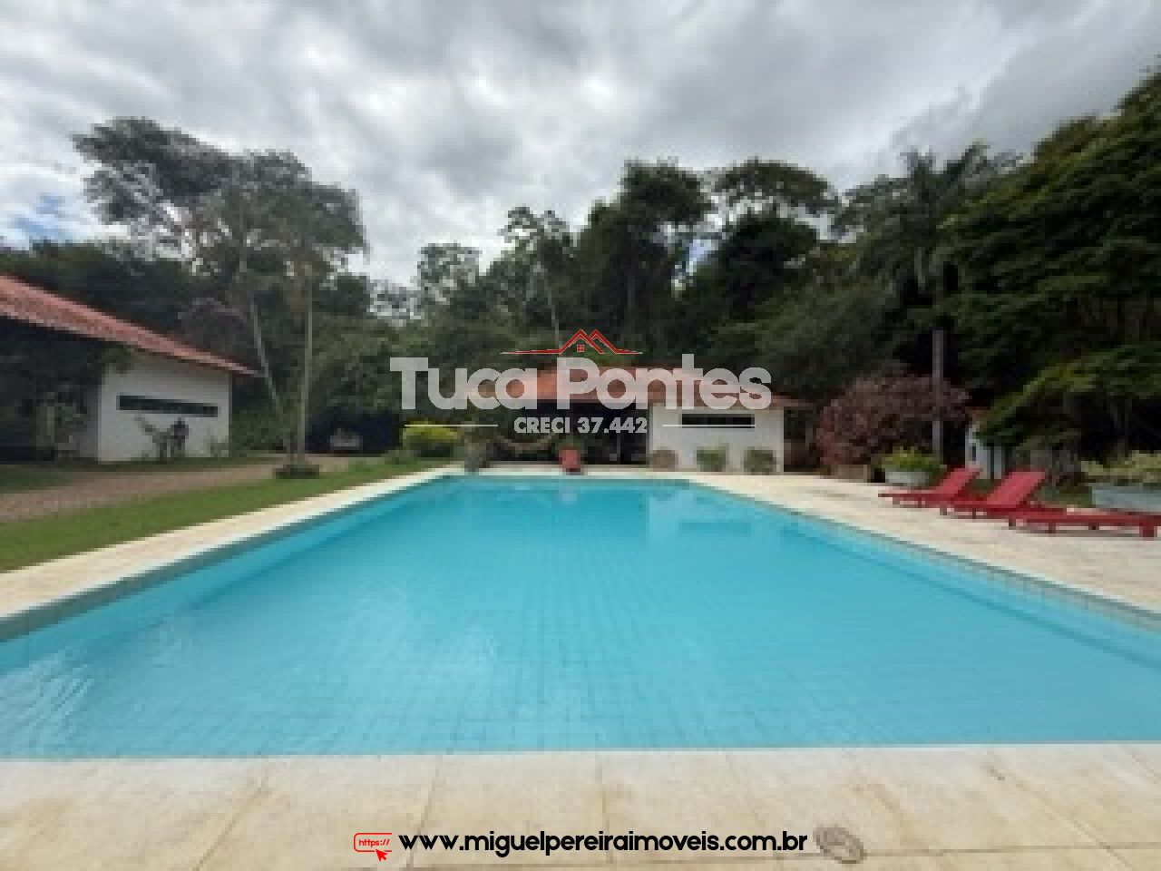 Chácara com 38.000m² - Ampla casa de fazenda - Qualidade de vida total  | Código:S99