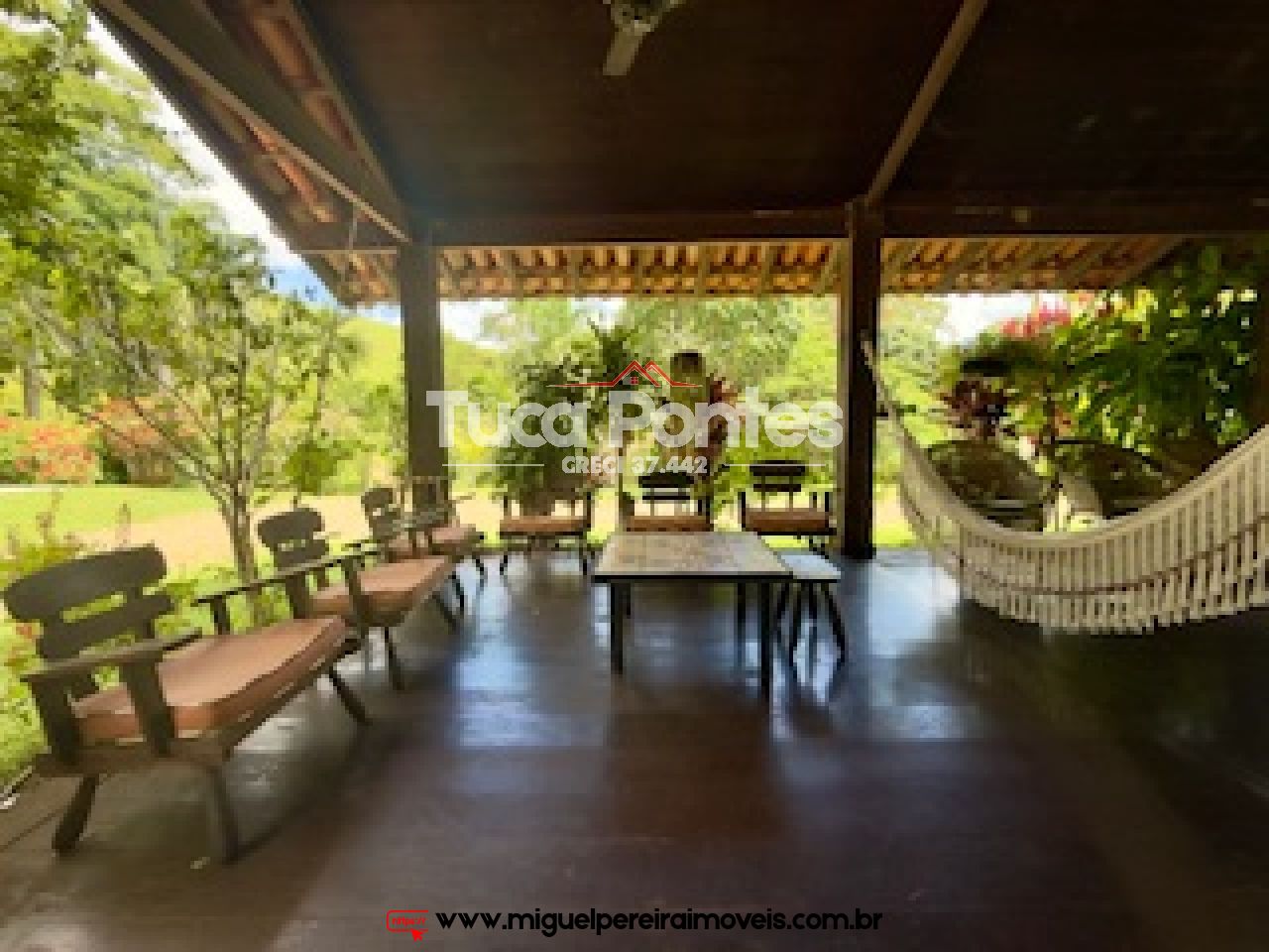 Chácara com 38.000m² - Ampla casa de fazenda - Qualidade de vida total  | Código:S99