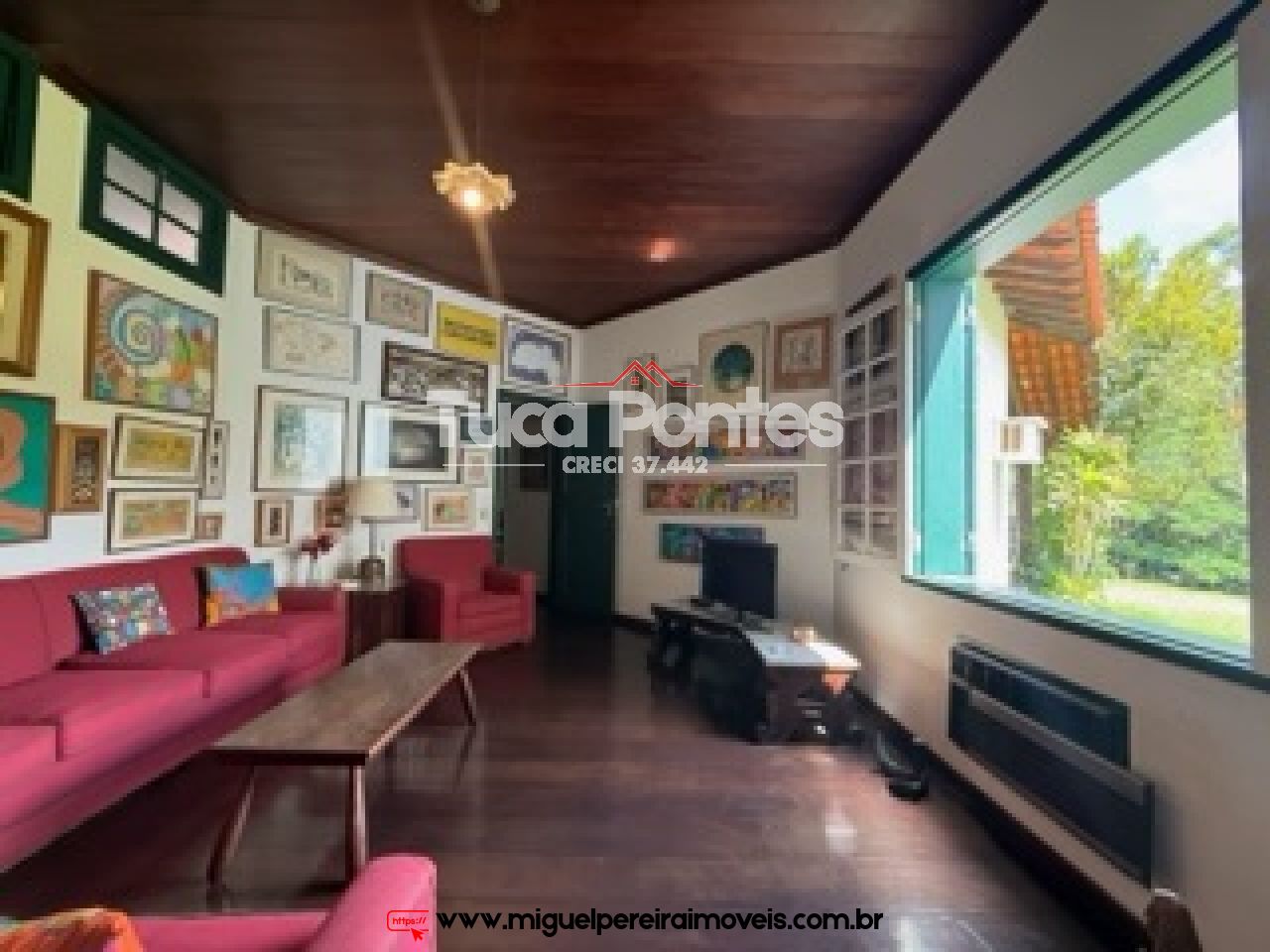 Chácara com 38.000m² - Ampla casa de fazenda - Qualidade de vida total  | Código:S99