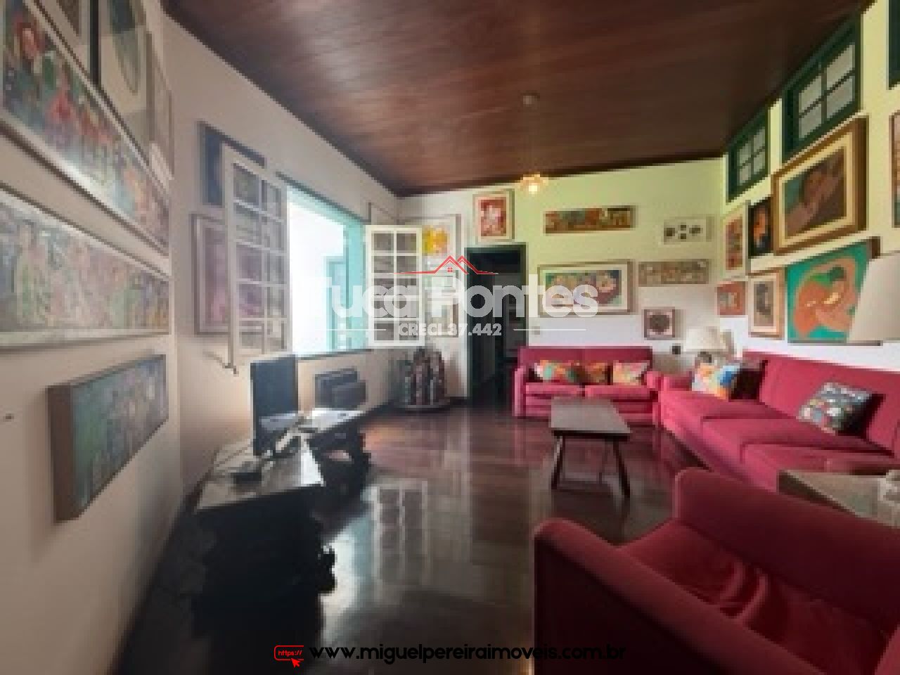 Chácara com 38.000m² - Ampla casa de fazenda - Qualidade de vida total  | Código:S99