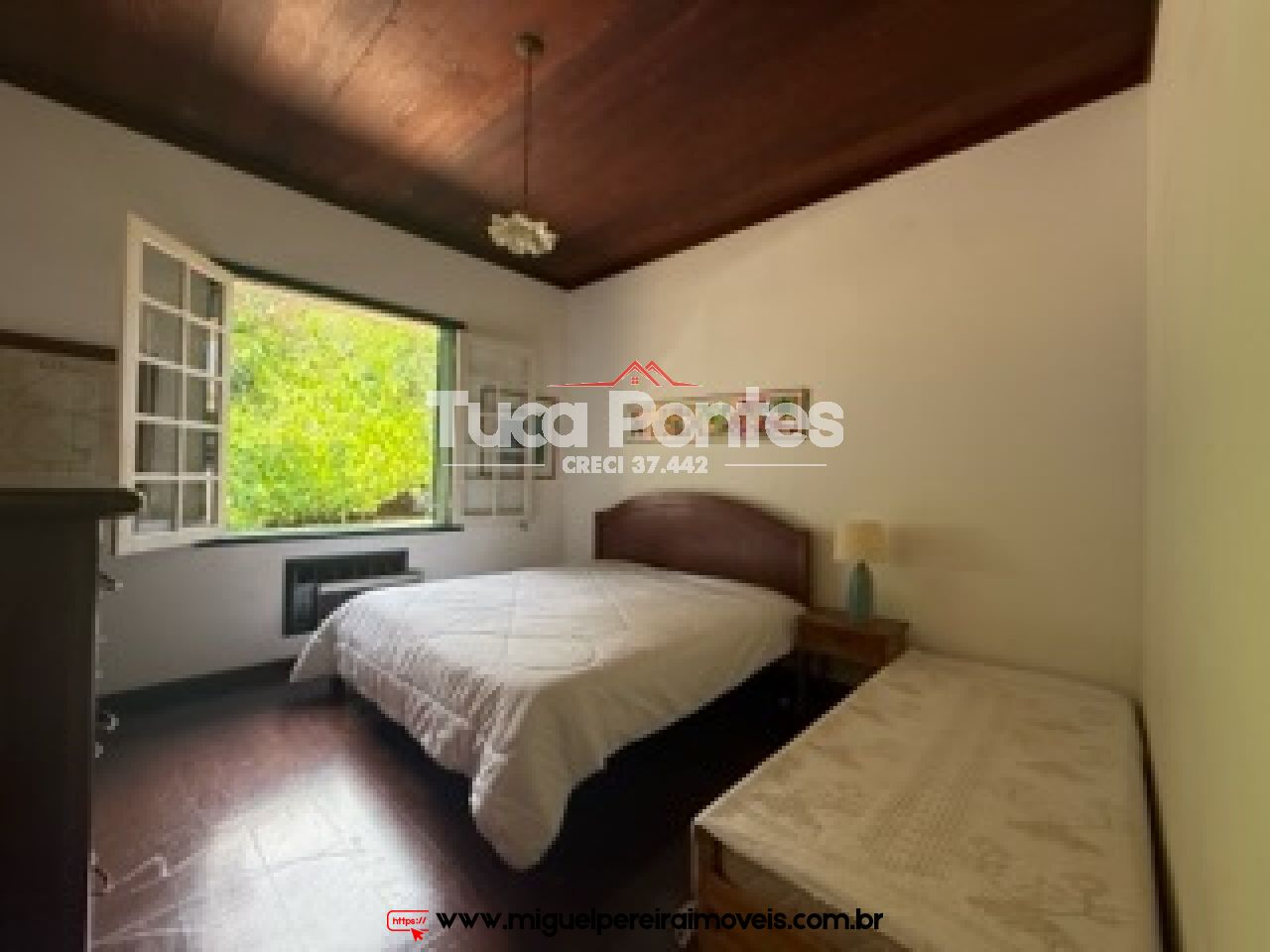 Chácara com 38.000m² - Ampla casa de fazenda - Qualidade de vida total  | Código:S99