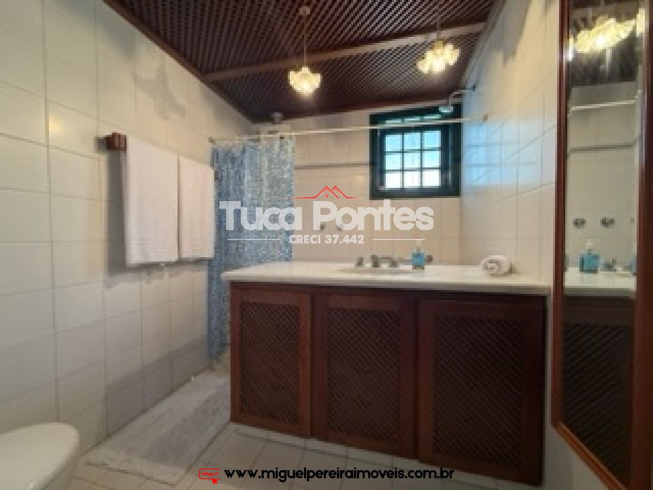 Chácara com 38.000m² - Ampla casa de fazenda - Qualidade de vida total  | Código:S99