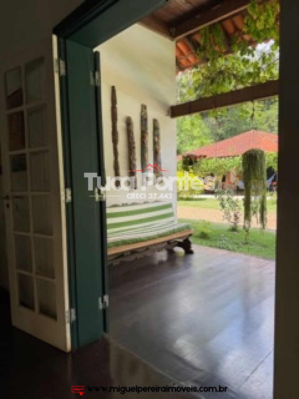 Chácara com 38.000m² - Ampla casa de fazenda - Qualidade de vida total  | Código:S99