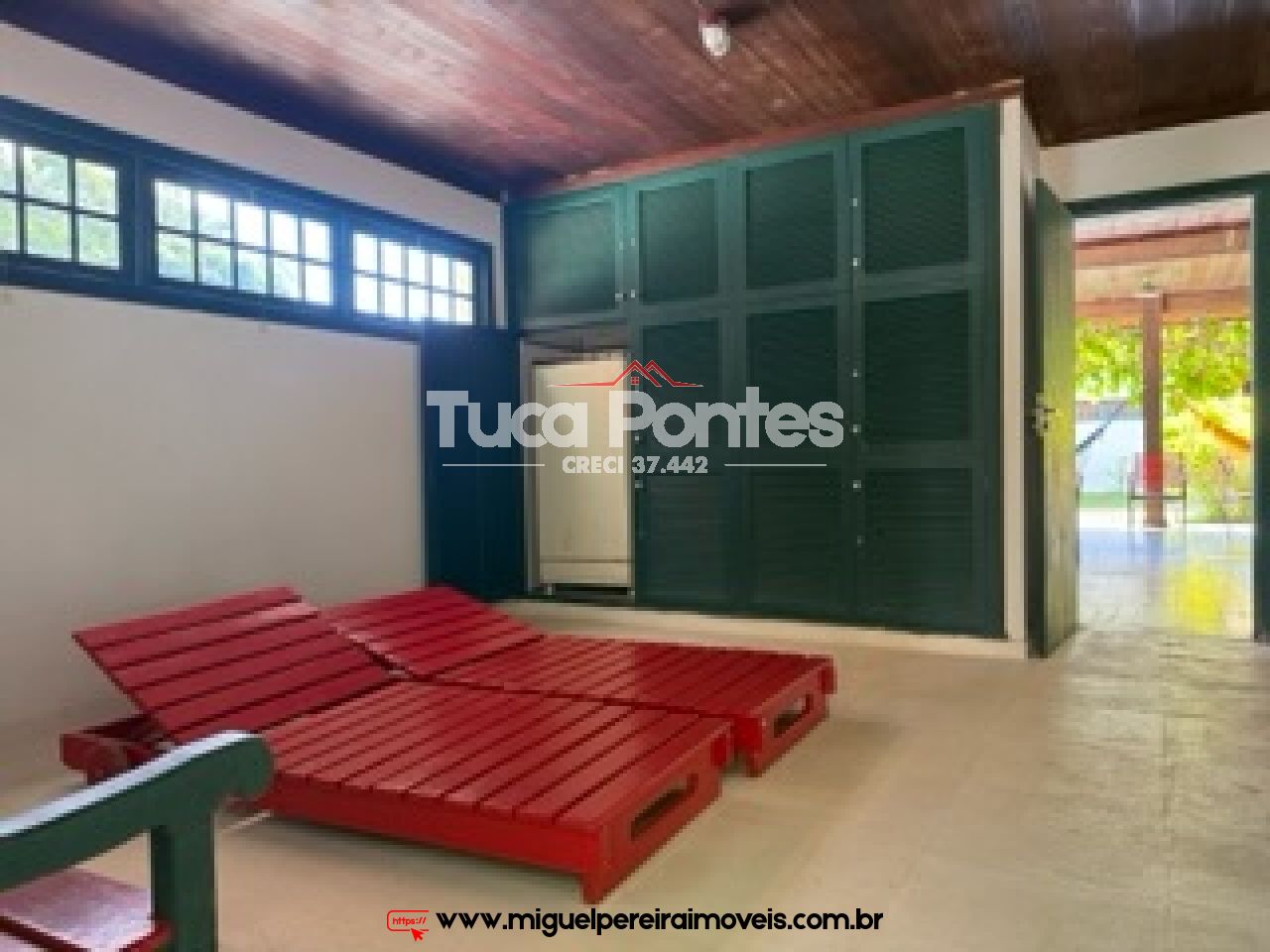 Chácara com 38.000m² - Ampla casa de fazenda - Qualidade de vida total  | Código:S99