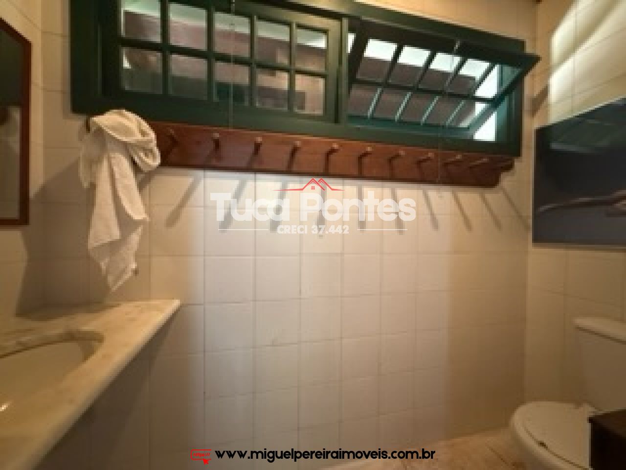 Chácara com 38.000m² - Ampla casa de fazenda - Qualidade de vida total  | Código:S99