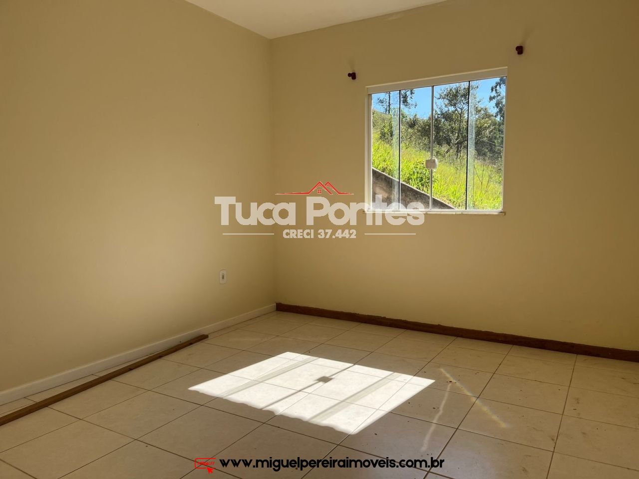Imóvel para alugar - 2 quartos sendo 1 suíte | Código:L2