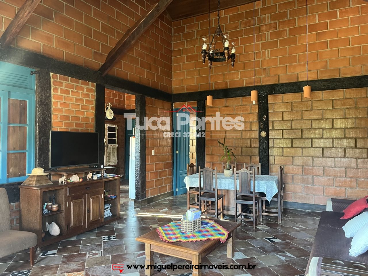 Casa com 4 quartos à venda - Localização espetacular | Código:C18