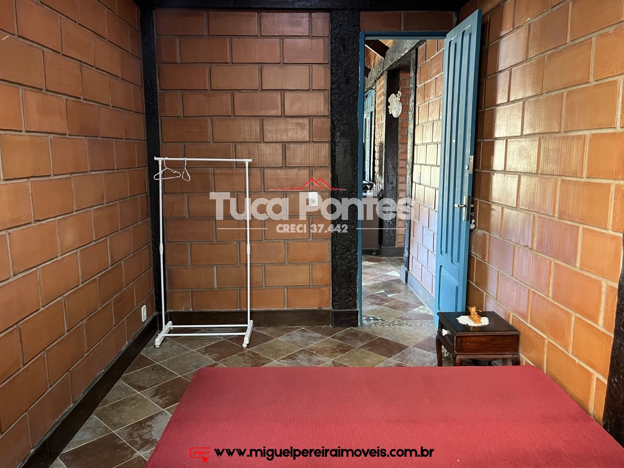 Casa com 4 quartos à venda - Localização espetacular | Código:C18