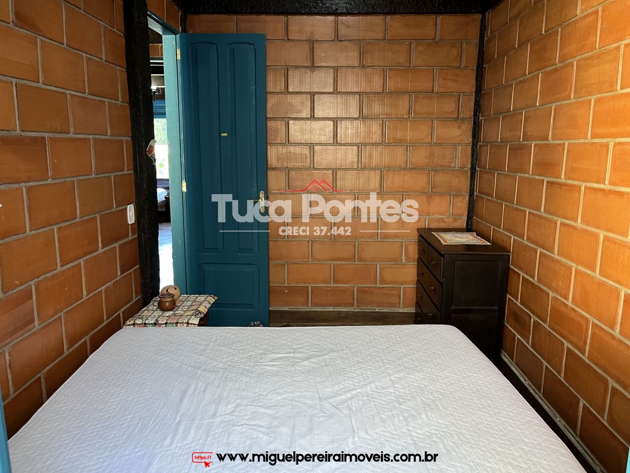 Casa com 4 quartos à venda - Localização espetacular | Código:C18