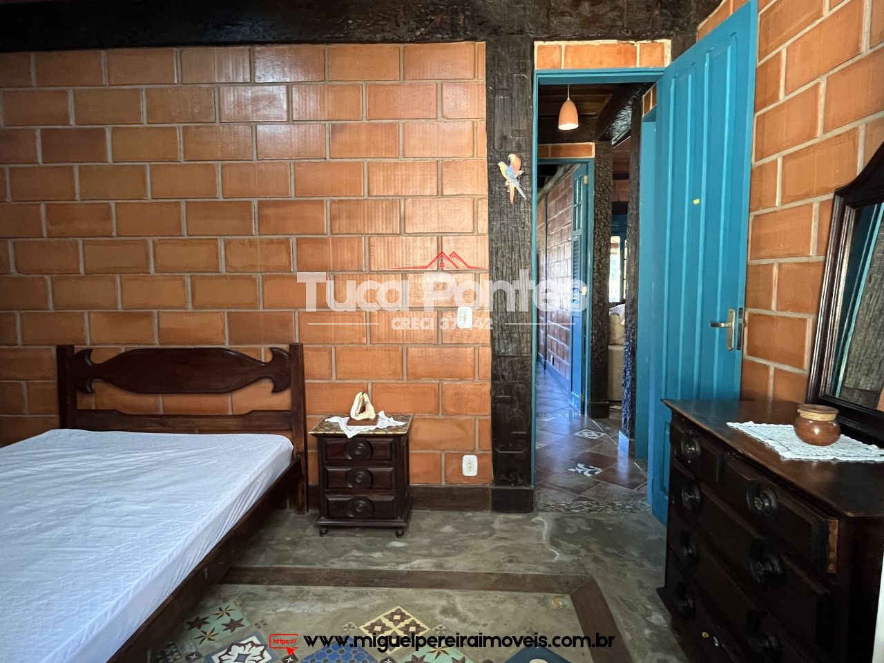 Casa com 4 quartos à venda - Localização espetacular | Código:C18