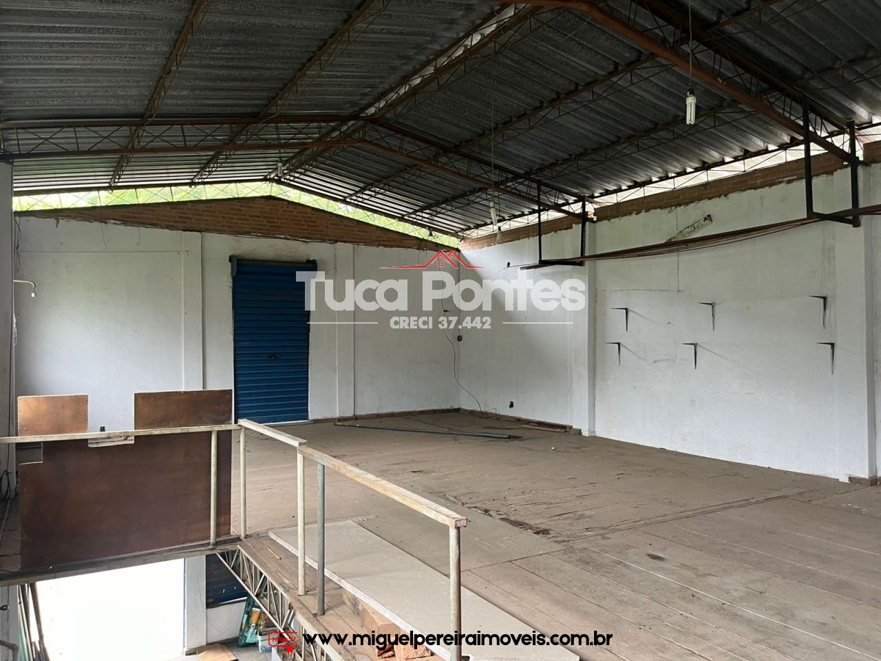 No asfalto principal - Amplo espaço | Código:L3