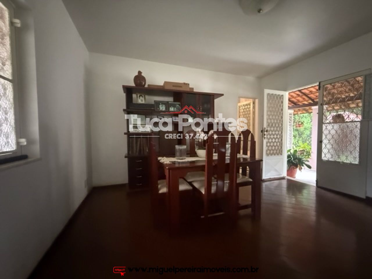 Casa com 4 quartos  - Terreno 100% plano | Código:C145