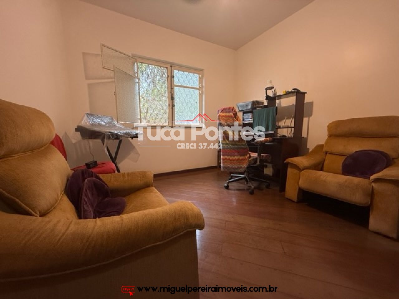 Casa com 4 quartos  - Terreno 100% plano | Código:C145