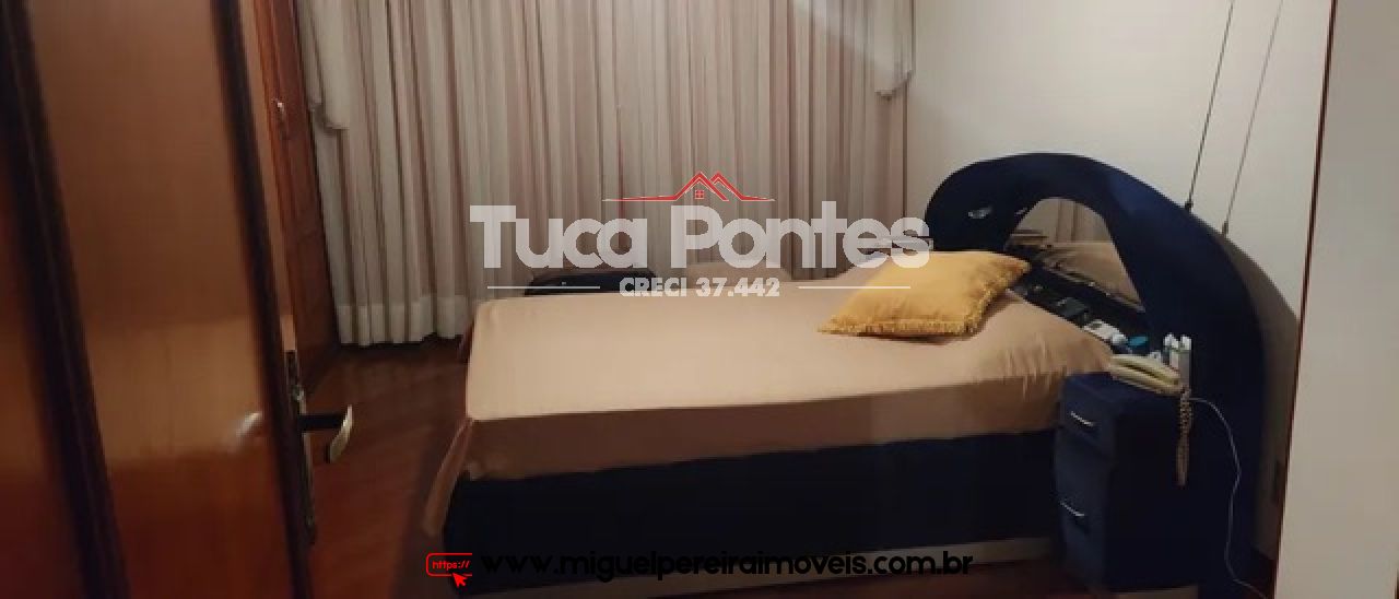Casa com 4 quartos  - Terreno 100% plano | Código:C145