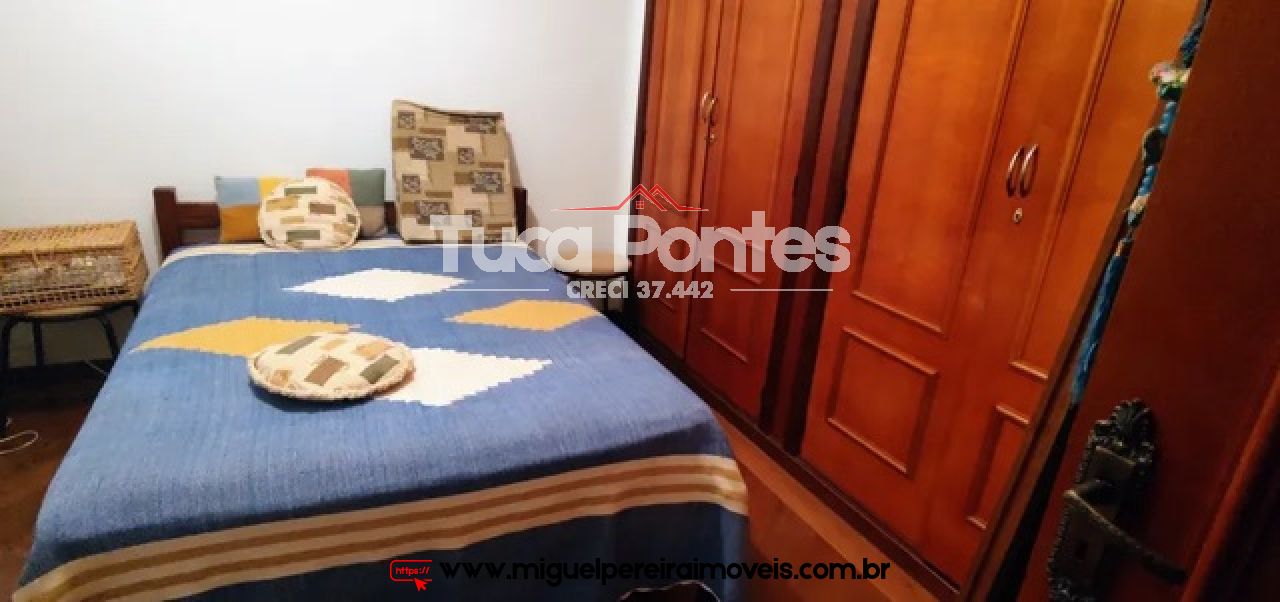 Casa com 4 quartos  - Terreno 100% plano | Código:C145