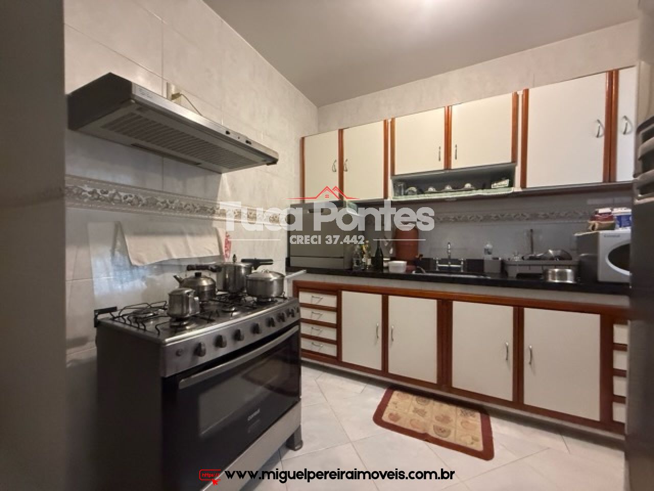 Casa com 4 quartos  - Terreno 100% plano | Código:C145