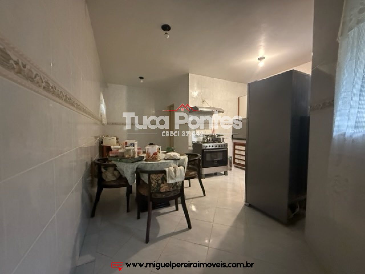 Casa com 4 quartos  - Terreno 100% plano | Código:C145