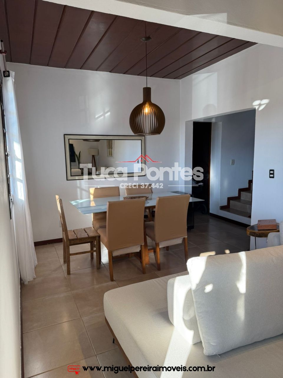 Casa ampla, com piscina e churrasqueira - Em condomínio | Código:C52