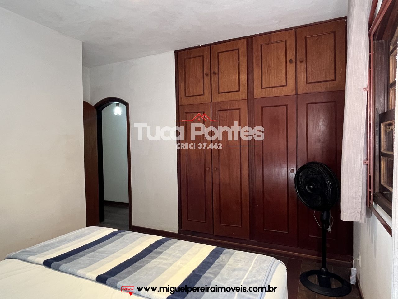Cómodos amplos  - Casa com piscina  | Código:C101