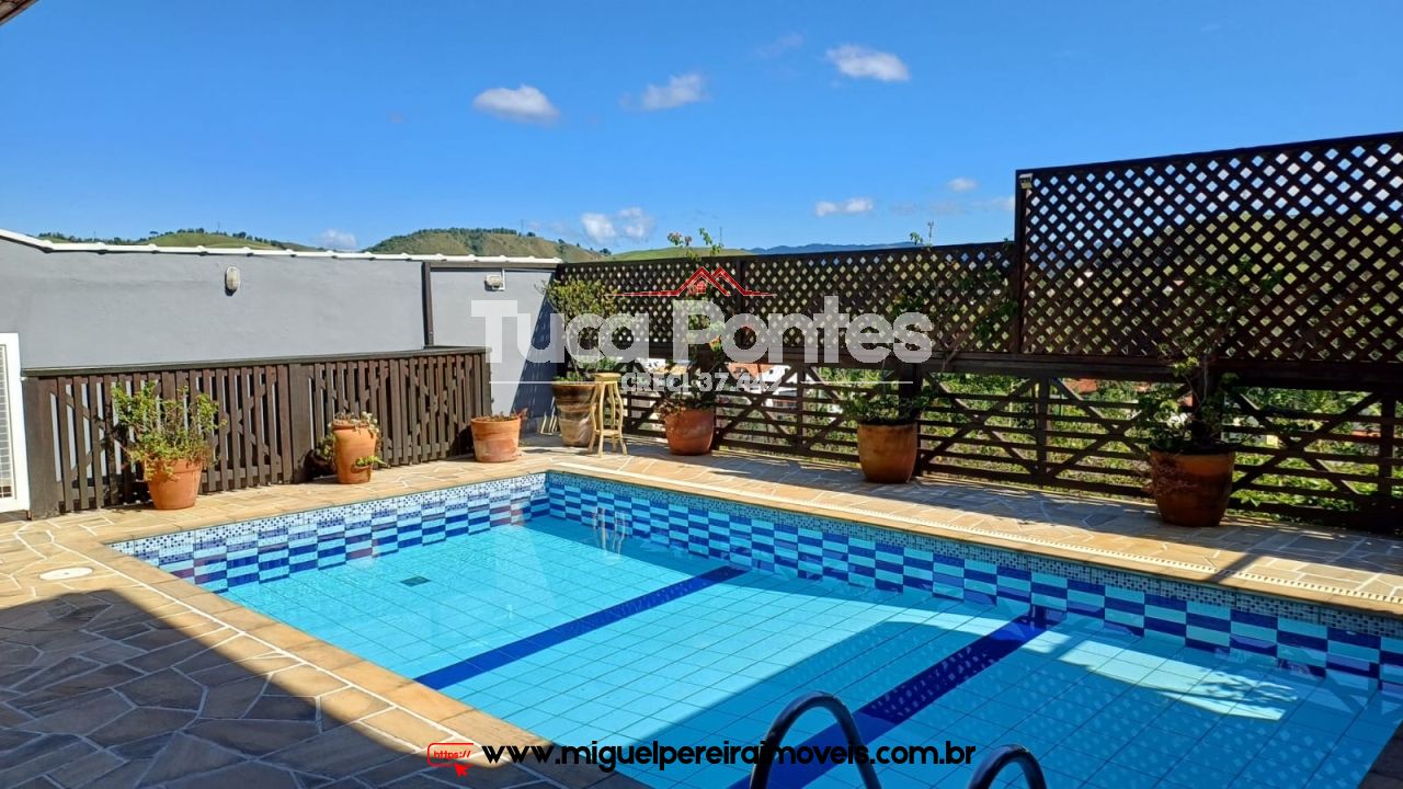 Com piscina - Mansão à venda  | Código:C666