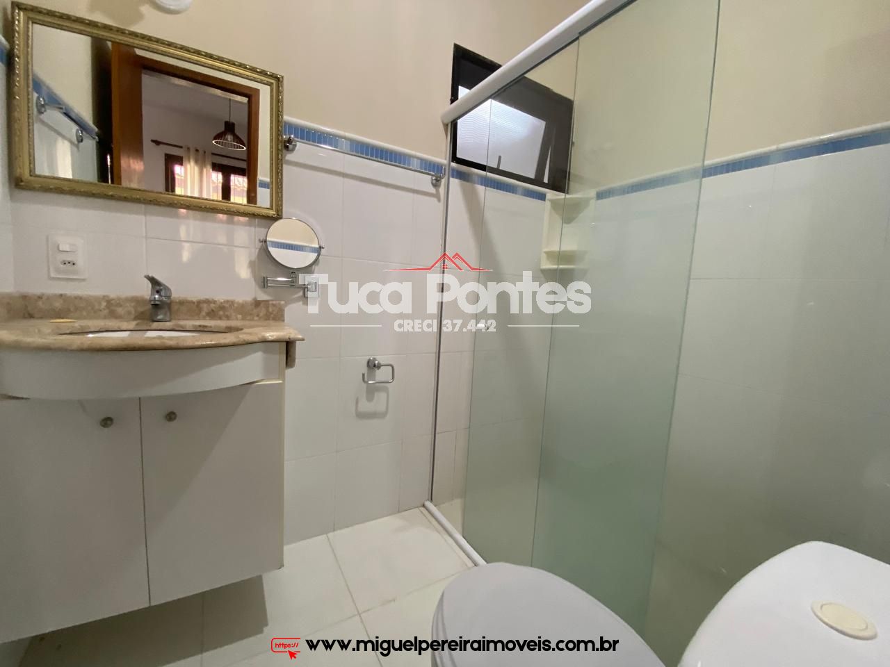 Terreno plano e murado  - Casa seminova mobiliada  | Código:C210