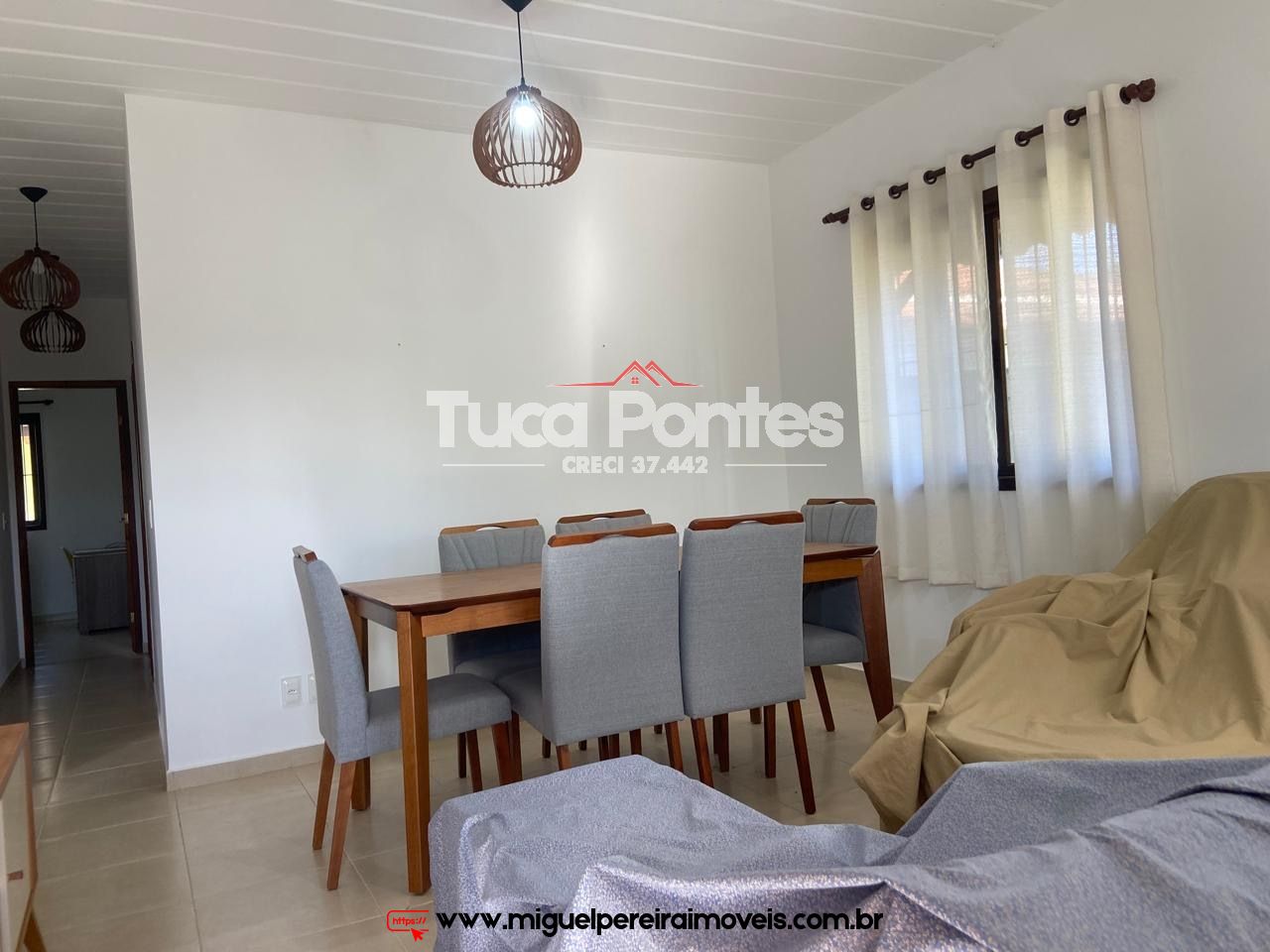 Terreno plano e murado  - Casa seminova mobiliada  | Código:C210