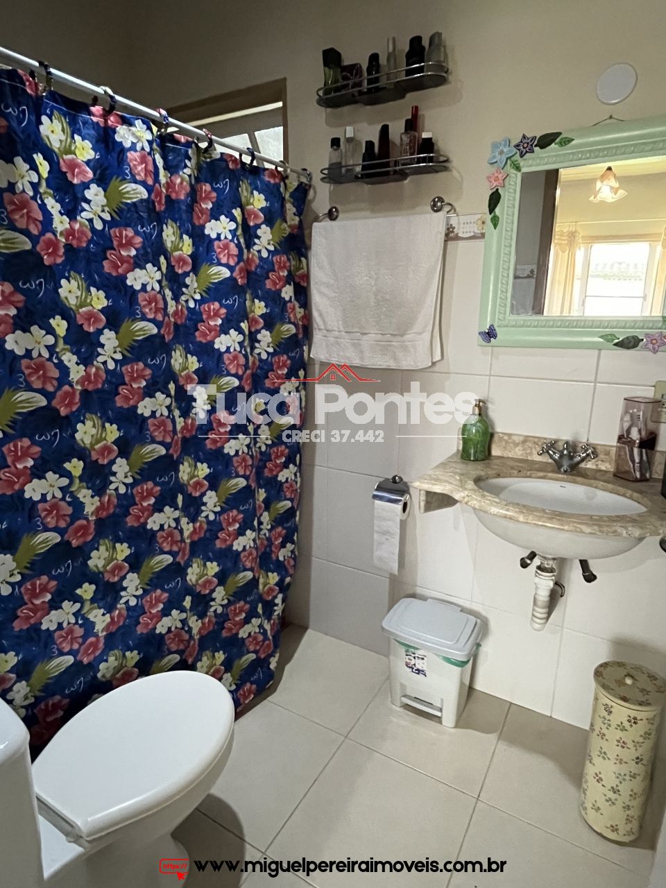 Em terreno plano e pequeno  - Casa super aconchegante  | Código:C59