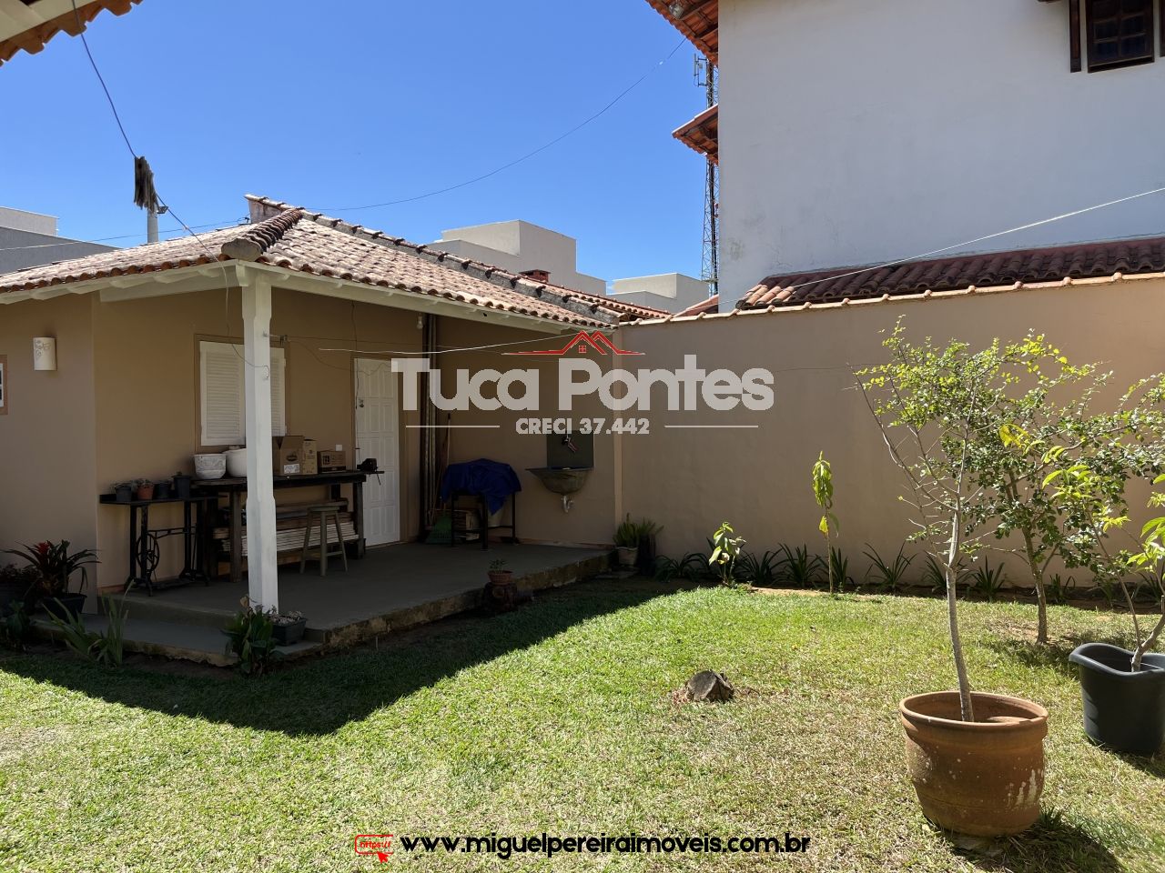 Em terreno plano e pequeno  - Casa super aconchegante  | Código:C59