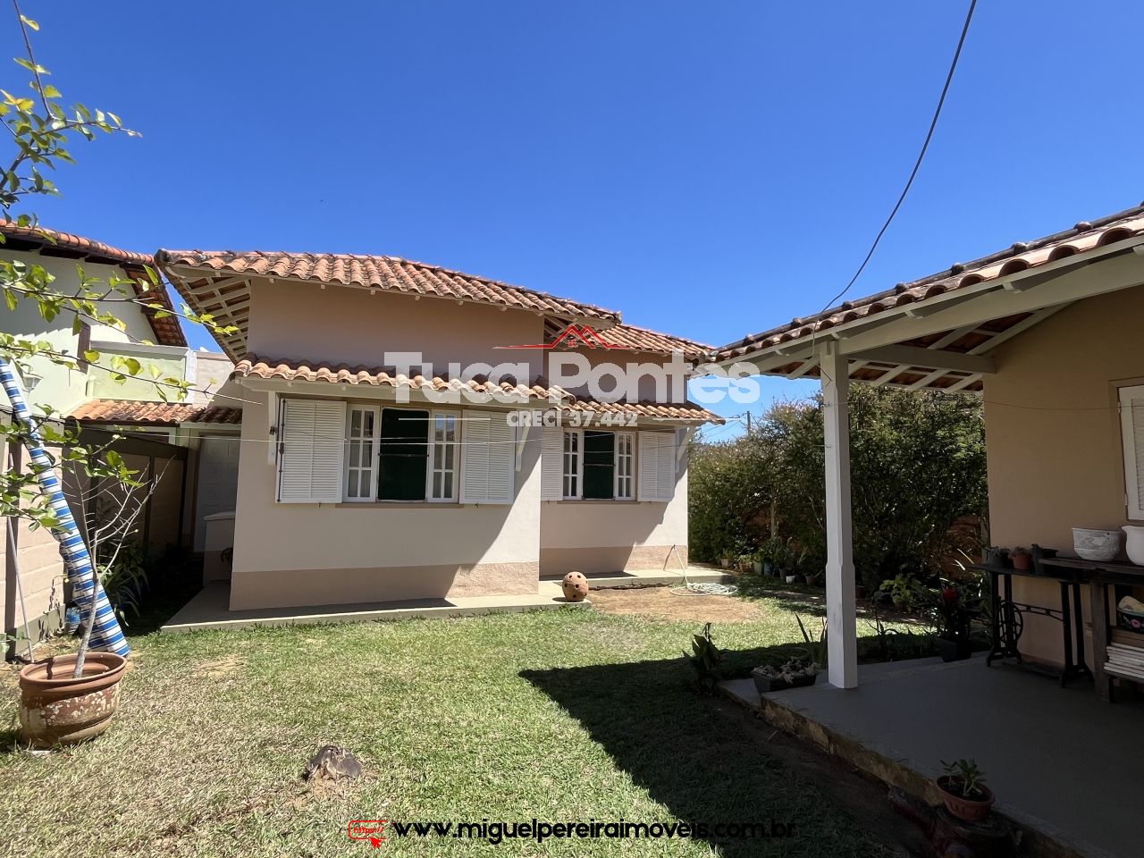 Em terreno plano e pequeno  - Casa super aconchegante  | Código:C59