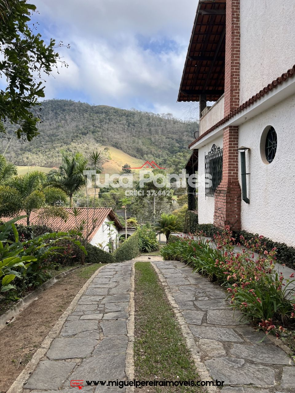 Espaçoso imóvel a venda - Bairro residencial e menos de 2 Km do Centro | Código:C86