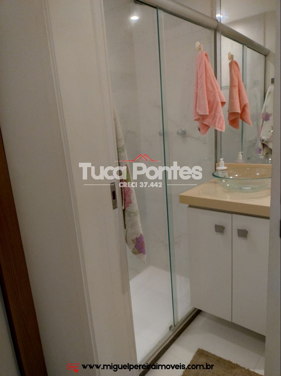 Lindo apto medindo 65m² - Na Barra da Tijuca - Posto 3 | Código:AP7