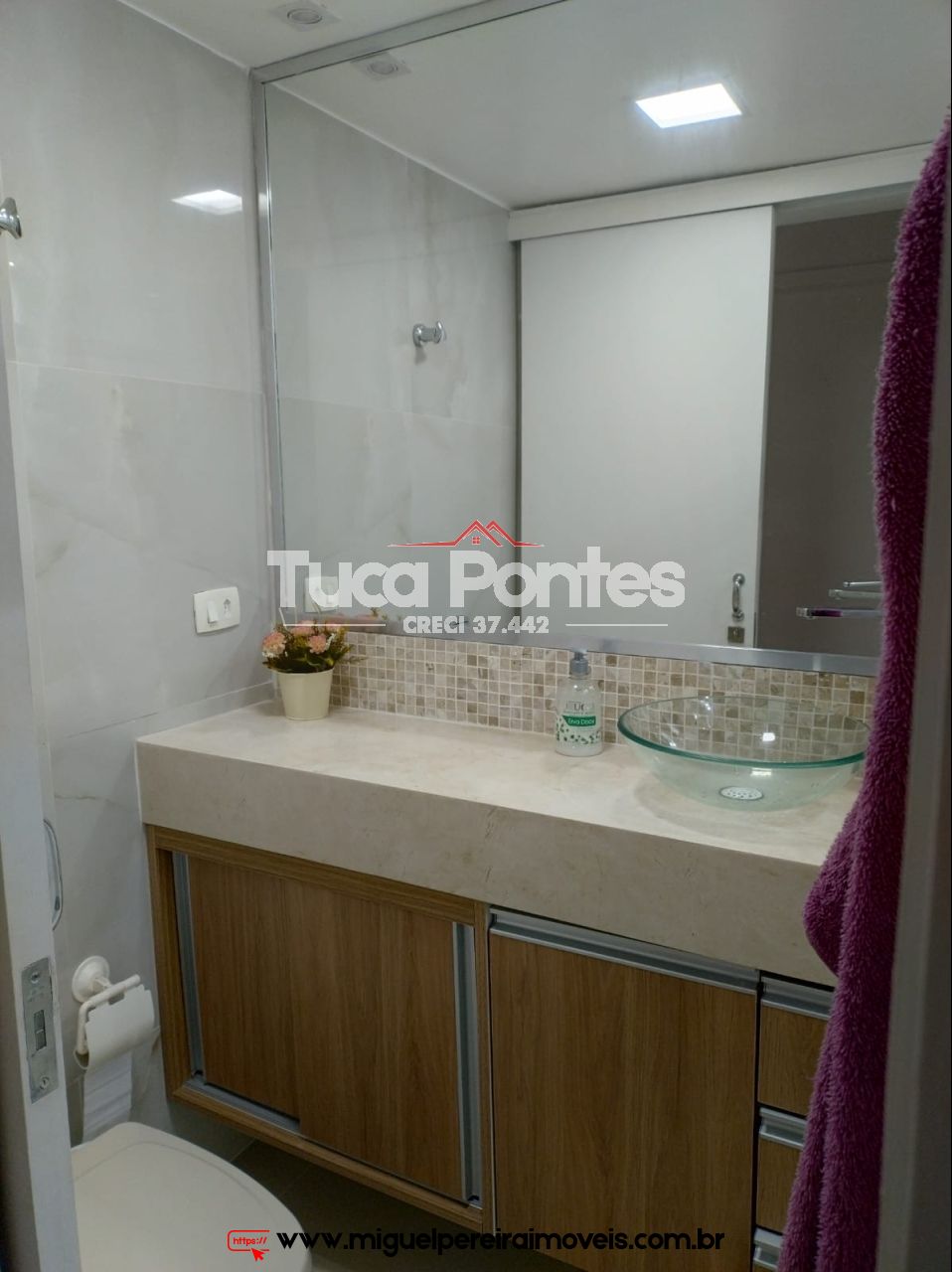 Lindo apto medindo 65m² - Na Barra da Tijuca - Posto 3 | Código:AP7