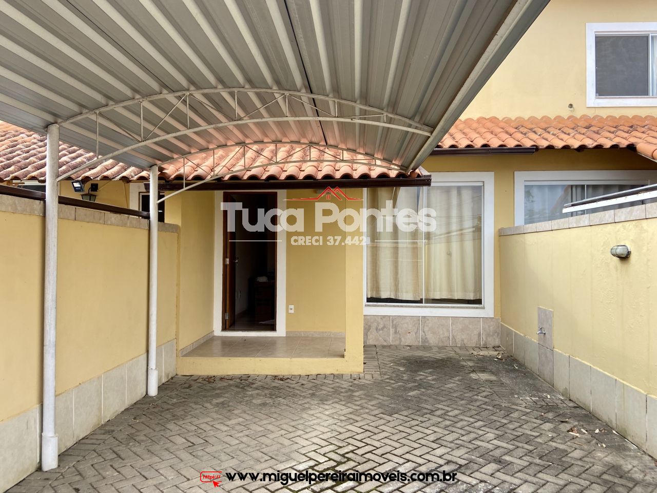 Casa no centro sem nada por fazer - Em condomínio | Código:C11