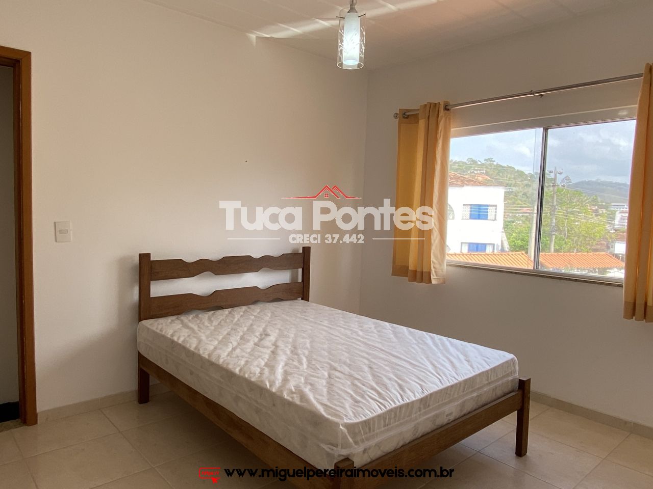 Casa no centro sem nada por fazer - Em condomínio | Código:C11