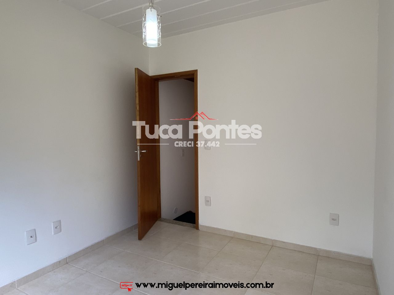 Casa no centro sem nada por fazer - Em condomínio | Código:C11