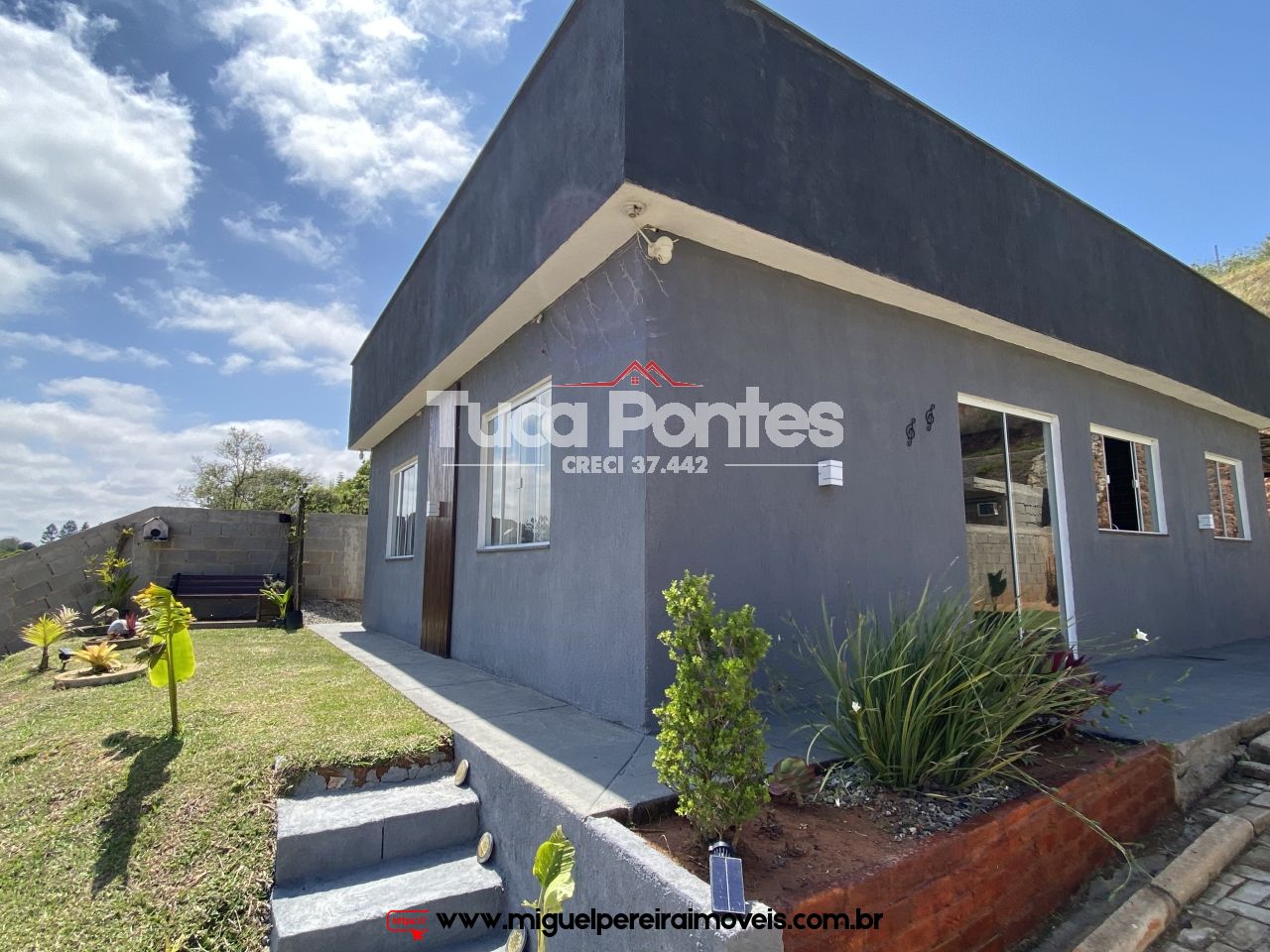 Com 3 quartos - Apenas 3 anos de construção | Código:C14