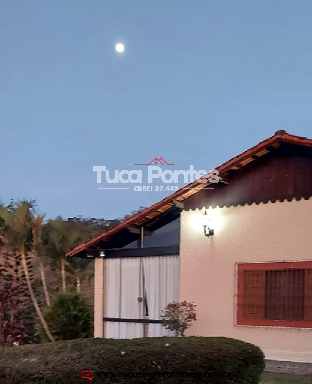 E linda vista  - Casa com belo jardim  | Código:C1111